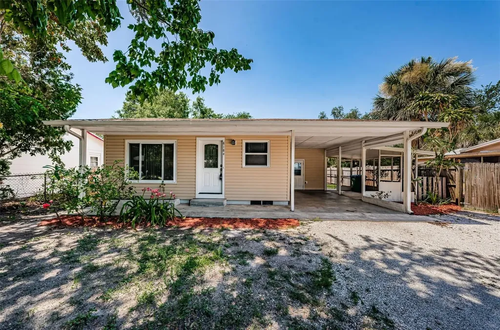 8184 49th Avenue N St Petersburg FL 33709
