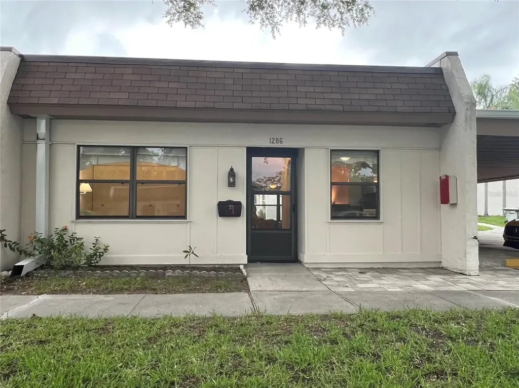 1286 Mission Hills Boulevard Clearwater FL 33759