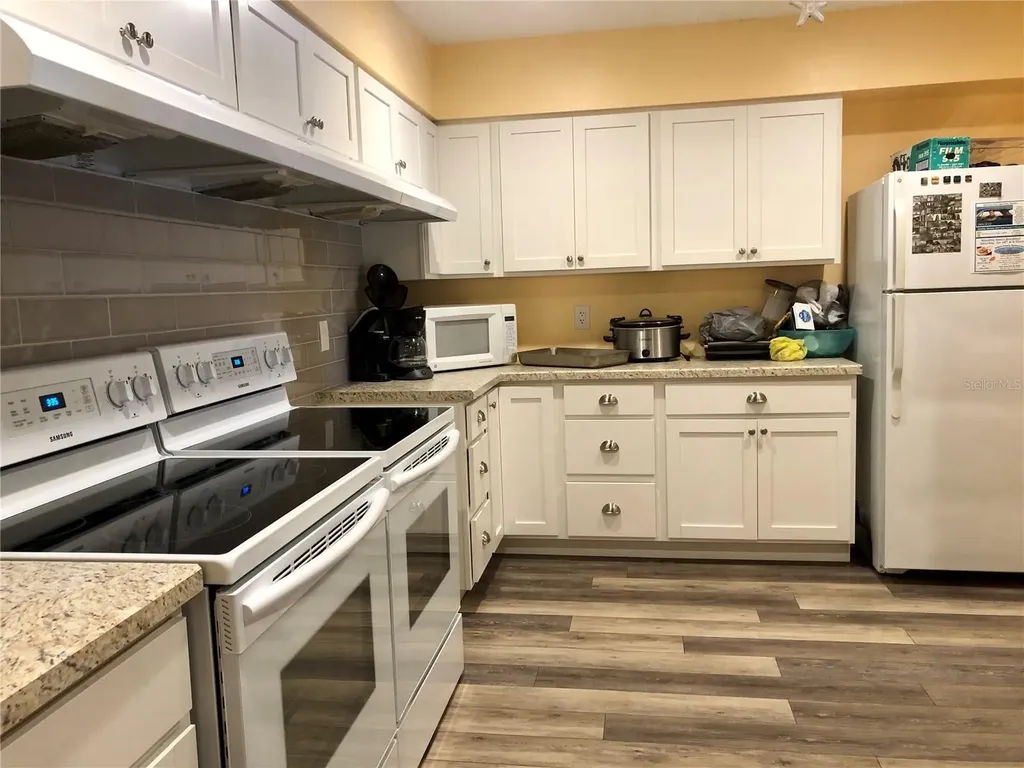 1286 Mission Hills Boulevard Clearwater FL 33759