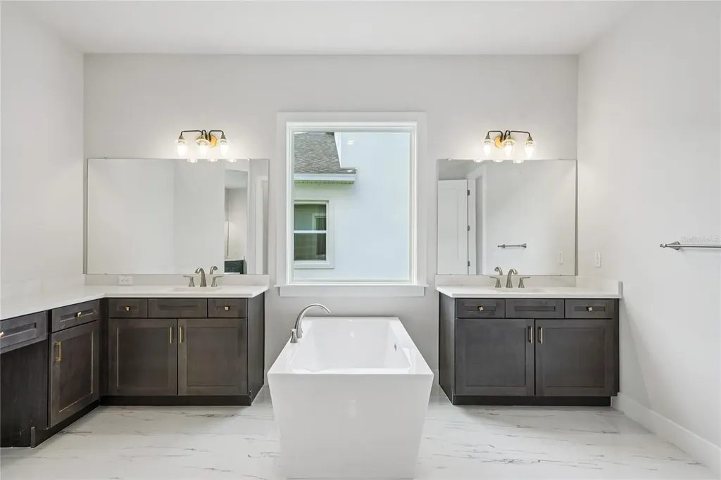 9201 Sanders Tree Loop Wesley Chapel FL 33545