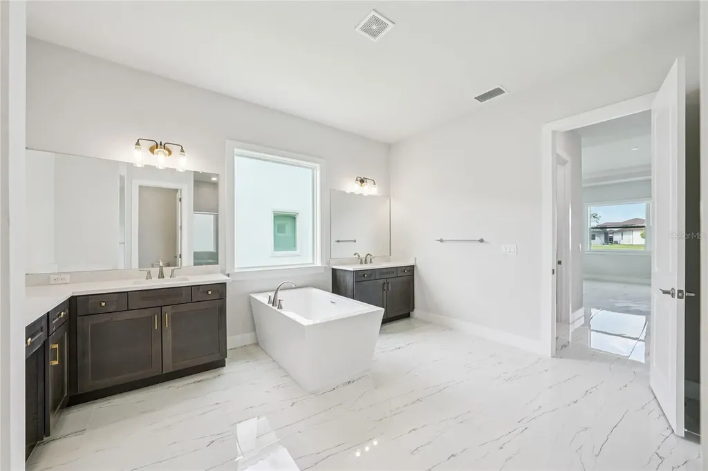 9201 Sanders Tree Loop Wesley Chapel FL 33545