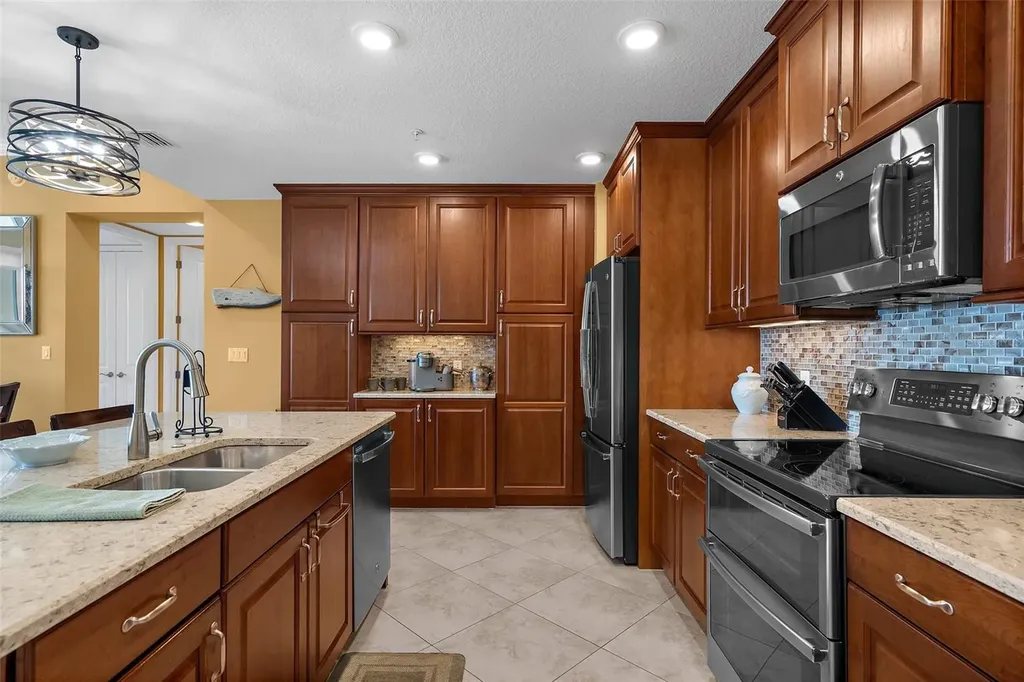 395 Aruba Circle Bradenton FL 34209