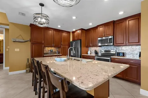 395 Aruba Circle Bradenton FL 34209