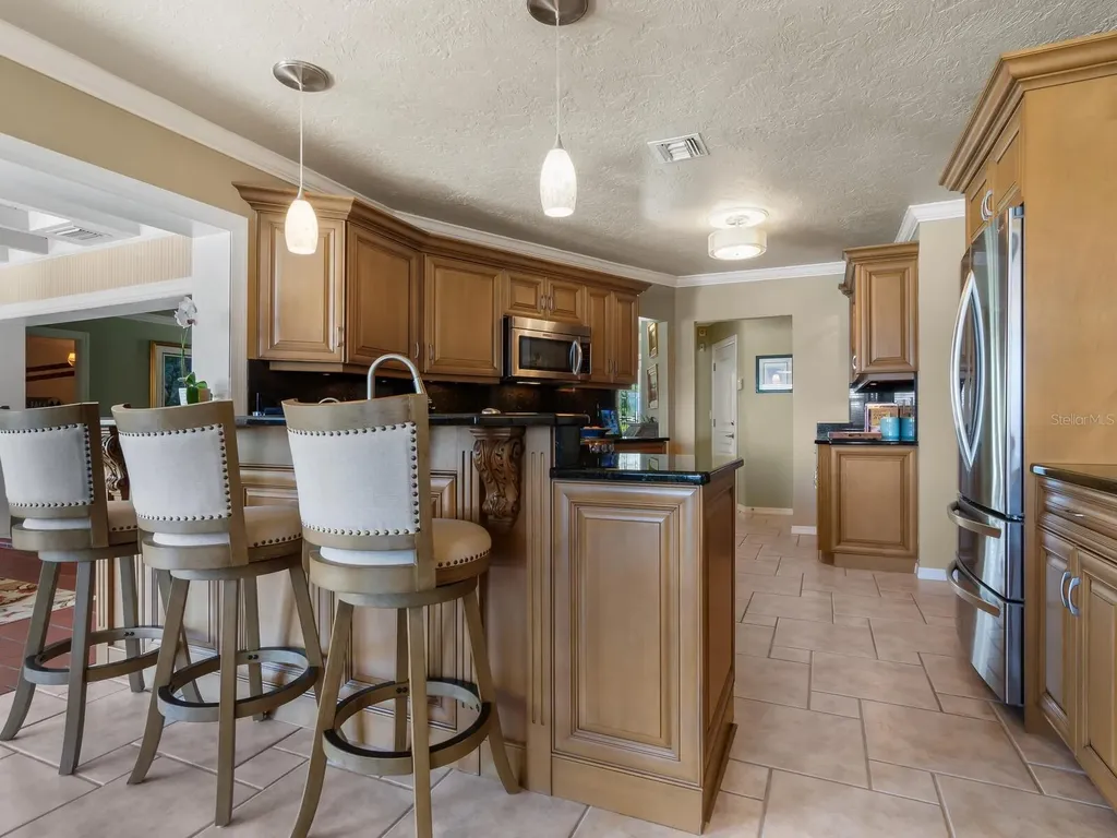 7614 Peninsular Drive Sarasota FL 34231