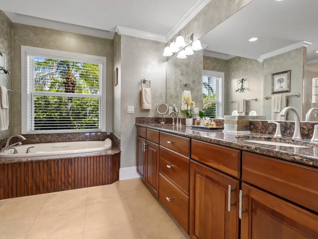 7614 Peninsular Drive Sarasota FL 34231