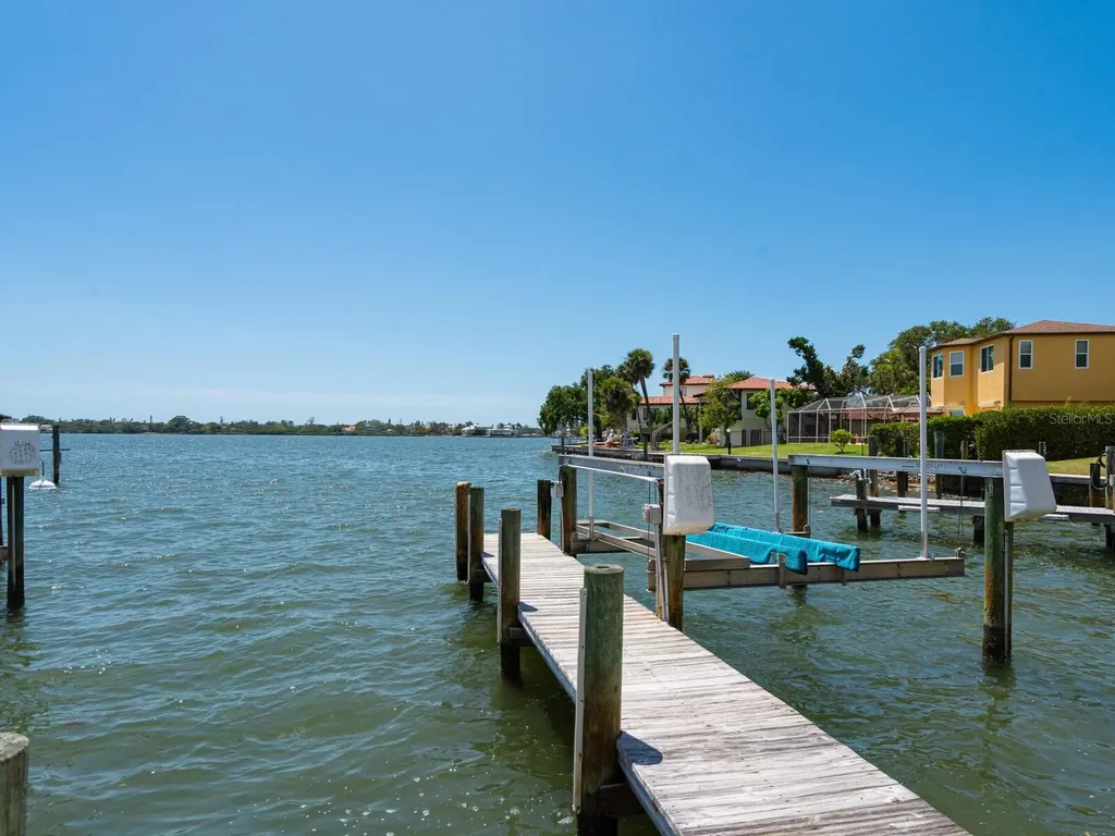 7614 Peninsular Drive Sarasota FL 34231