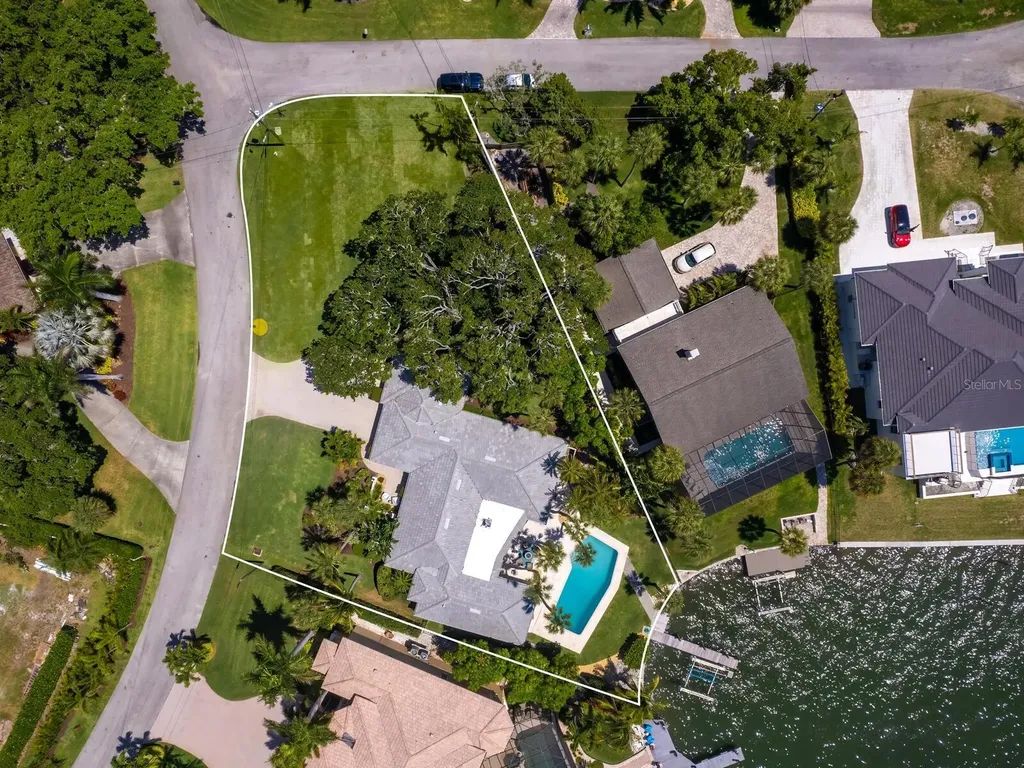 7614 Peninsular Drive Sarasota FL 34231
