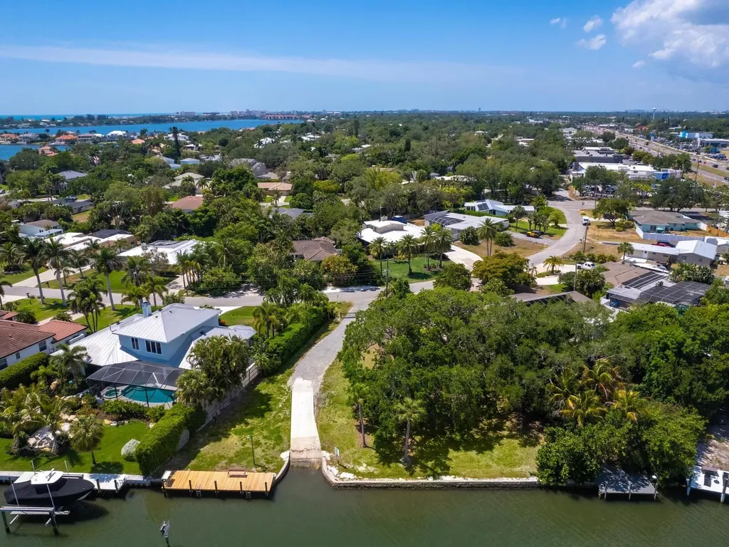 7614 Peninsular Drive Sarasota FL 34231