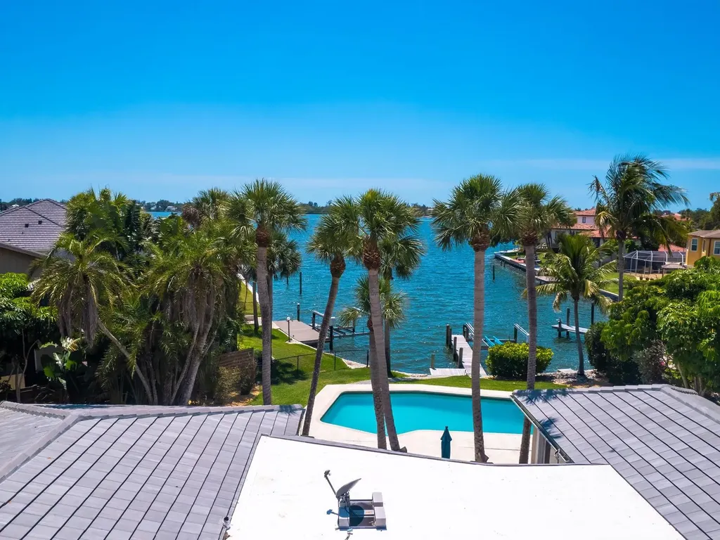 7614 Peninsular Drive Sarasota FL 34231