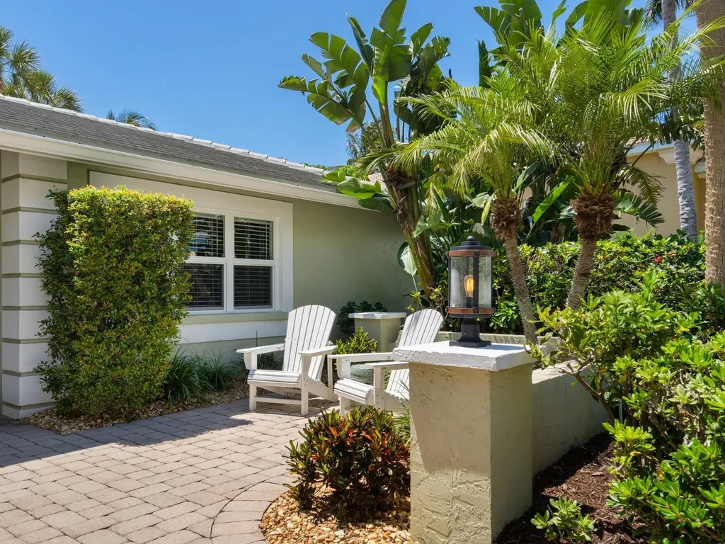 7614 Peninsular Drive Sarasota FL 34231