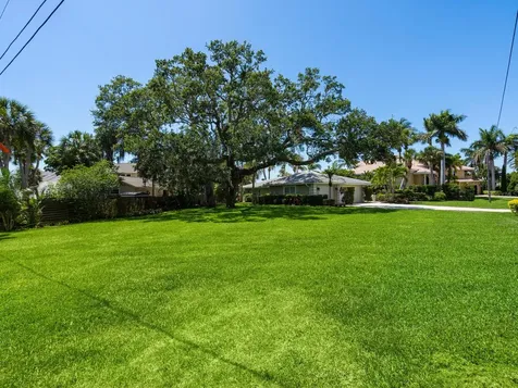 7614 Peninsular Drive Sarasota FL 34231