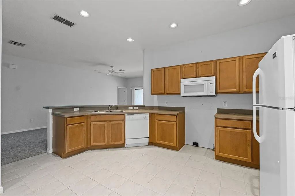 16614 Lazy Breeze Loop Clermont FL 34714