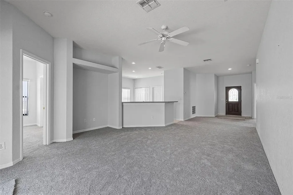 16614 Lazy Breeze Loop Clermont FL 34714