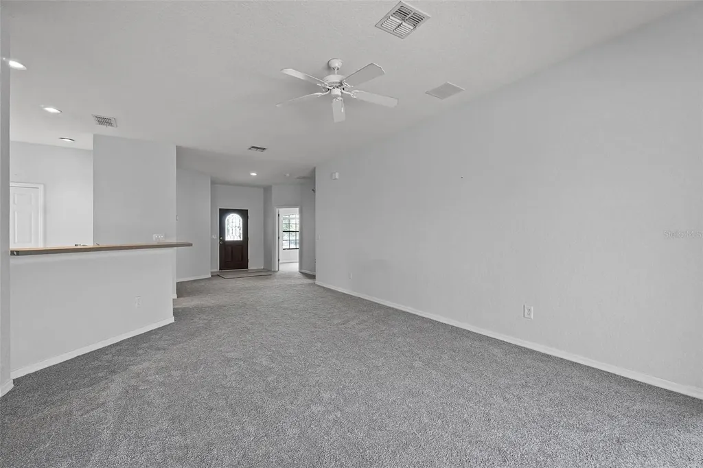 16614 Lazy Breeze Loop Clermont FL 34714