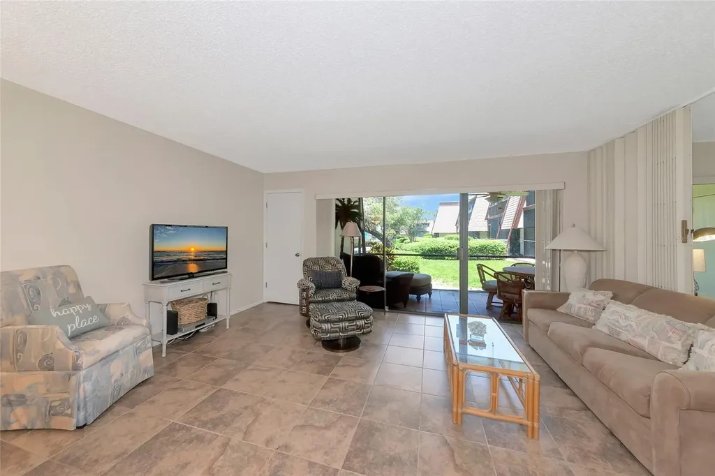 4650 Ringwood Meadow Sarasota FL 34235