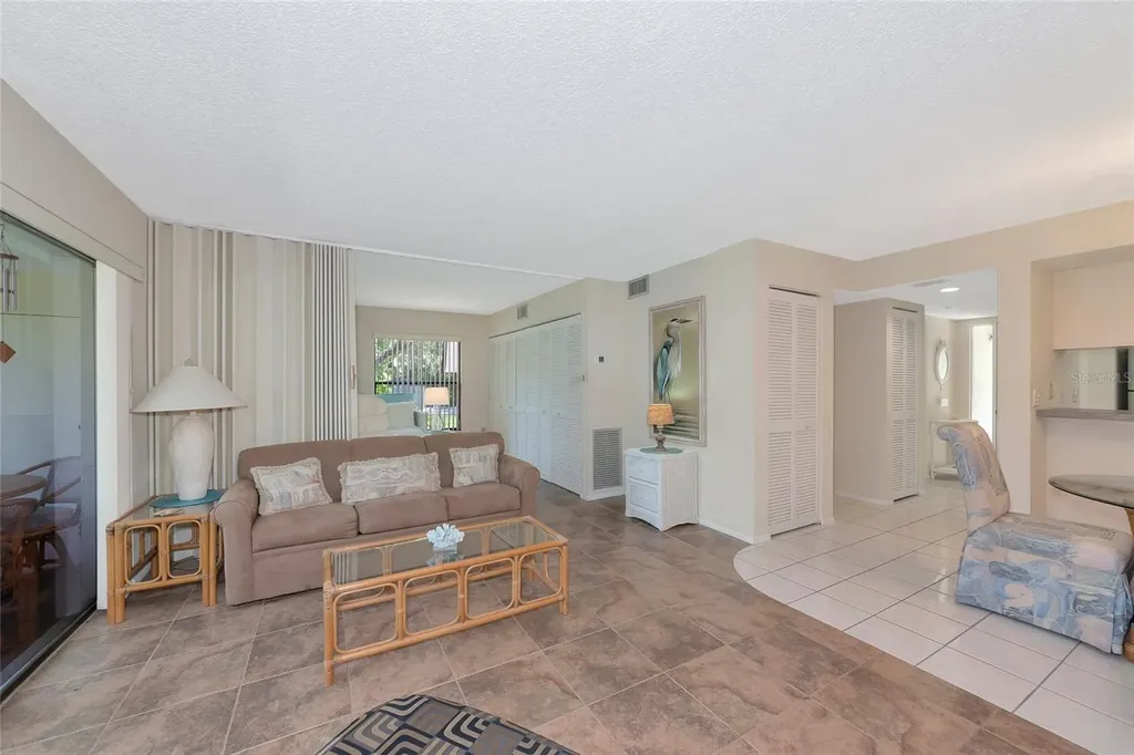 4650 Ringwood Meadow Sarasota FL 34235