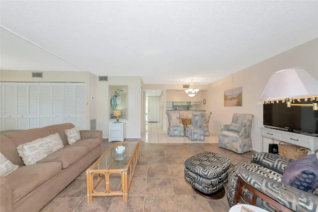 4650 Ringwood Meadow Sarasota FL 34235