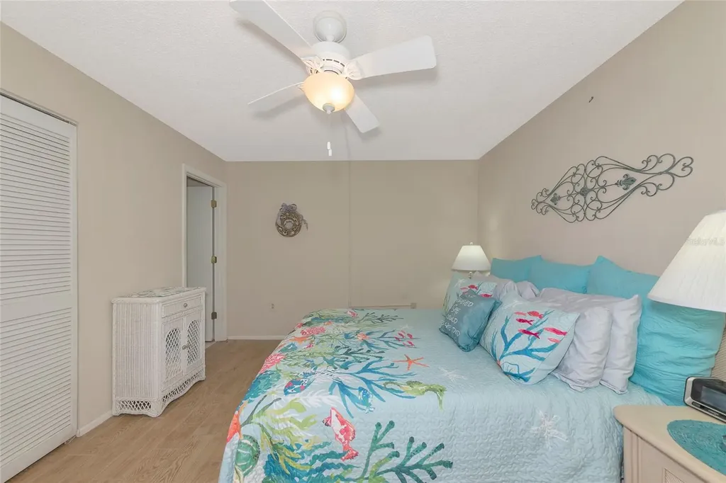 4650 Ringwood Meadow Sarasota FL 34235