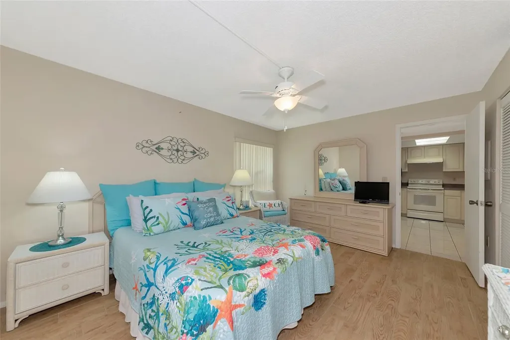 4650 Ringwood Meadow Sarasota FL 34235