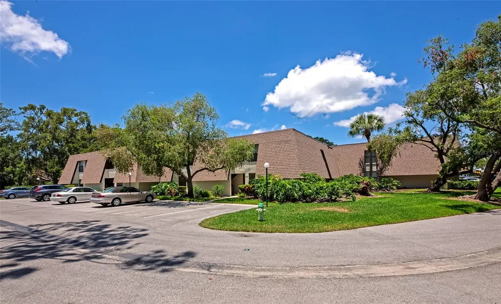 4650 Ringwood Meadow Sarasota FL 34235