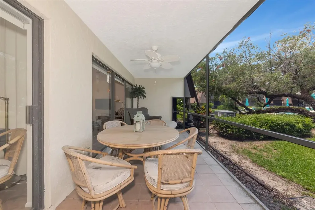 4650 Ringwood Meadow Sarasota FL 34235