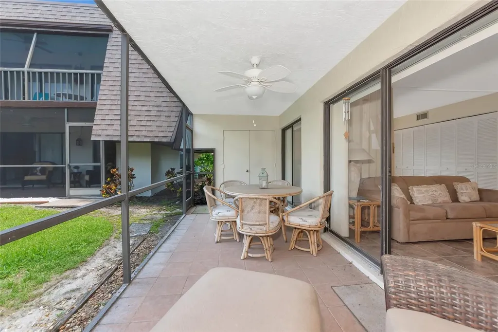 4650 Ringwood Meadow Sarasota FL 34235