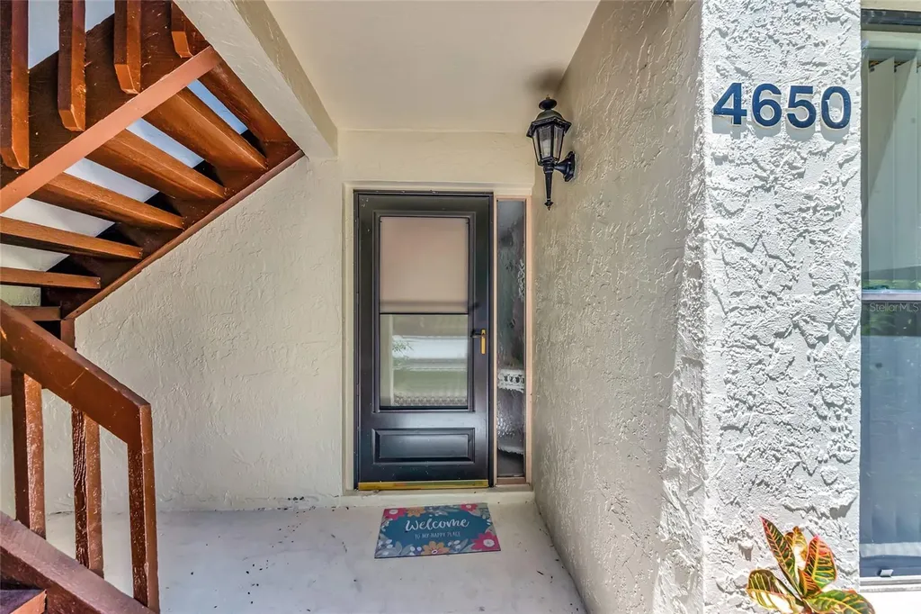 4650 Ringwood Meadow Sarasota FL 34235