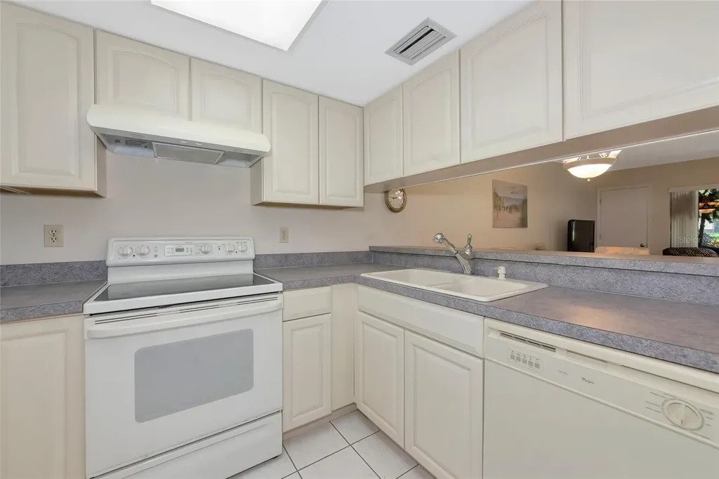 4650 Ringwood Meadow Sarasota FL 34235