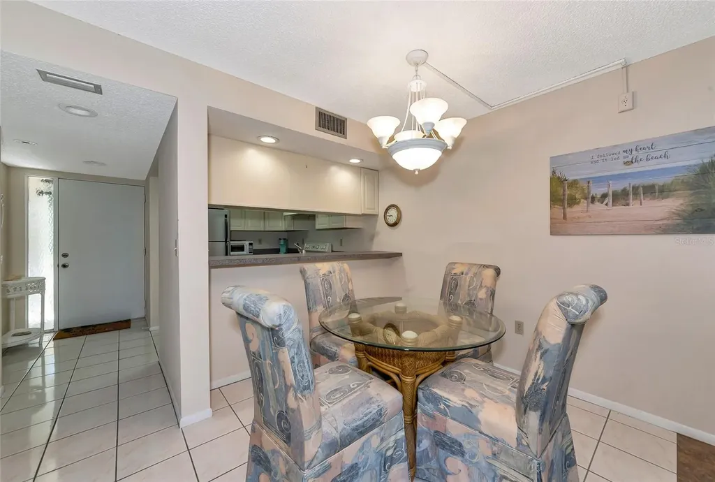 4650 Ringwood Meadow Sarasota FL 34235