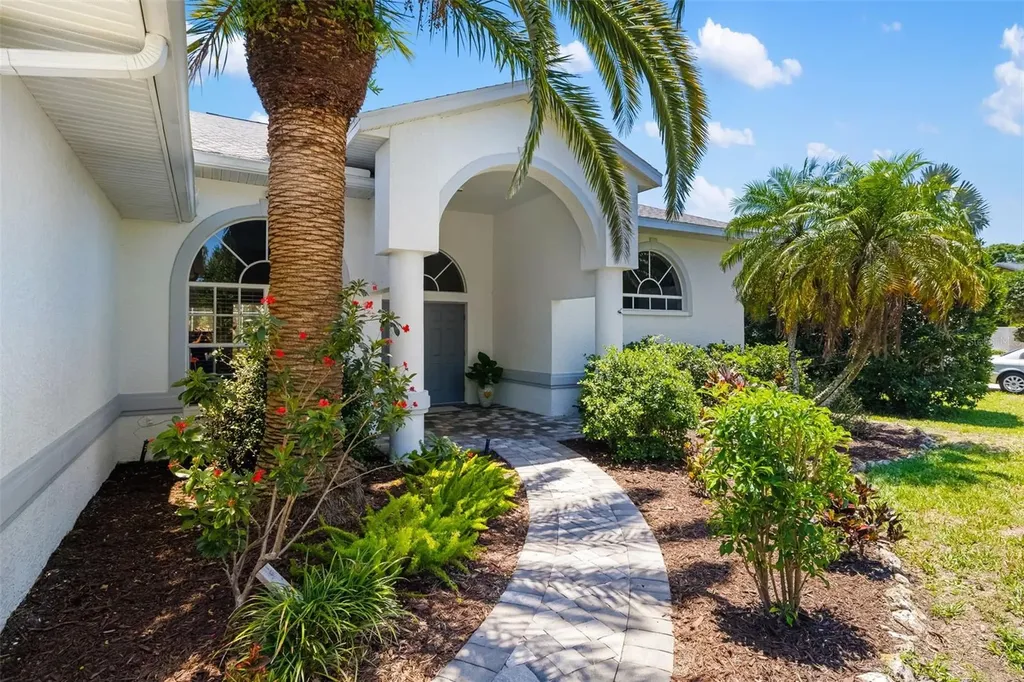 3988 Berlin Drive Sarasota FL 34233