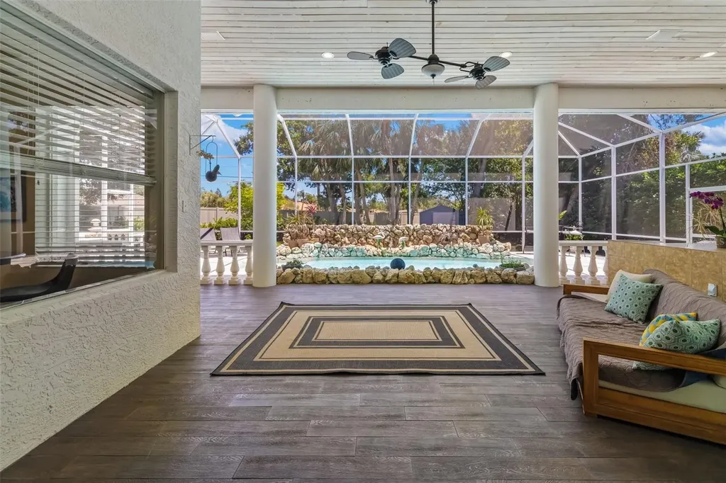 3988 Berlin Drive Sarasota FL 34233