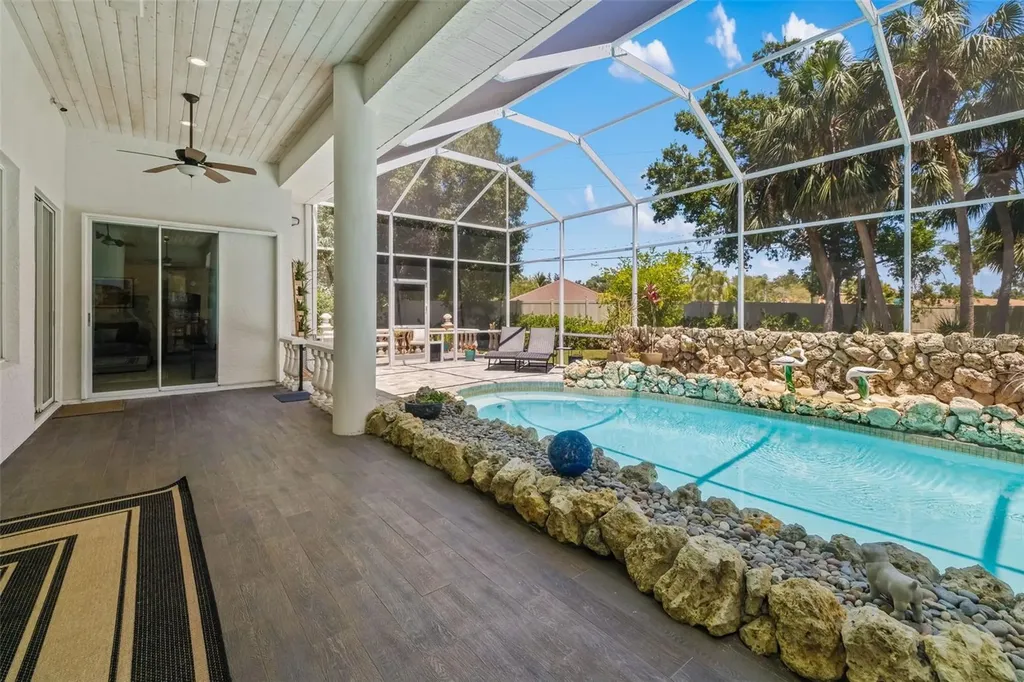 3988 Berlin Drive Sarasota FL 34233