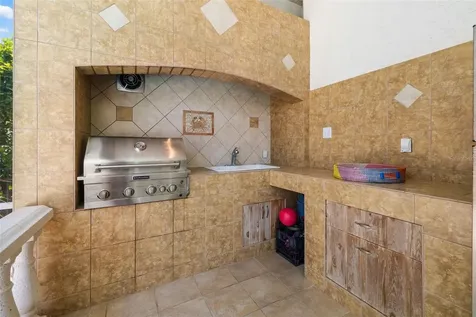 3988 Berlin Drive Sarasota FL 34233