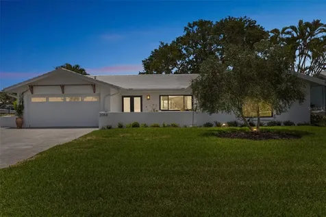 2084 Massachusetts Avenue NE St Petersburg FL 33703