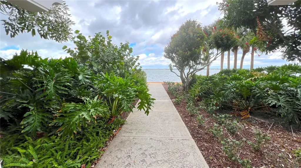 4981 Bacopa Lane S St Petersburg FL 33715
