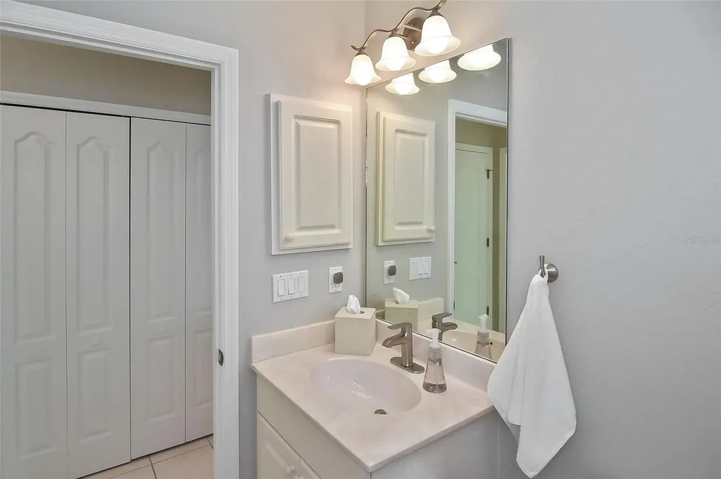 1104 Auburn Cove Circle Venice FL 34292