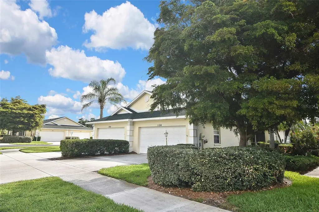 1104 Auburn Cove Circle Venice FL 34292