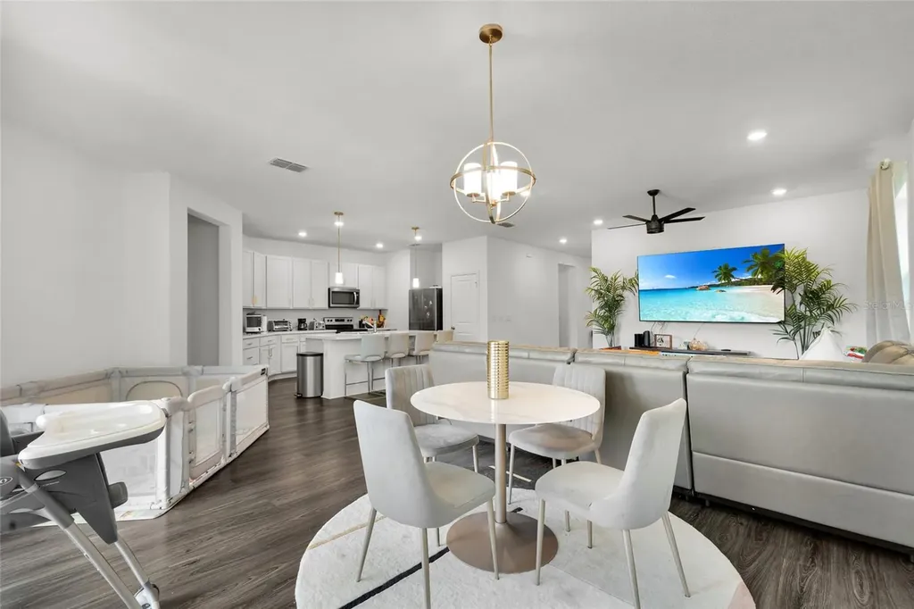 685 Overpool Avenue Davenport FL 33896