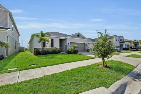 685 Overpool Avenue Davenport FL 33896