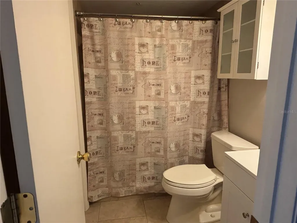 3814 N Lake Drive Tampa FL 33614