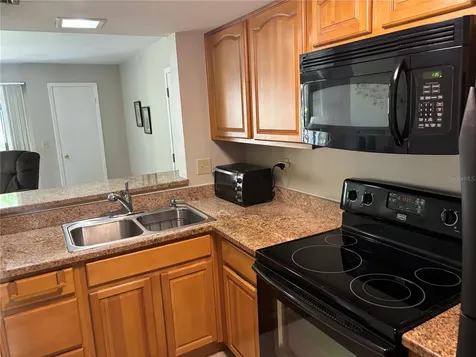 3814 N Lake Drive Tampa FL 33614