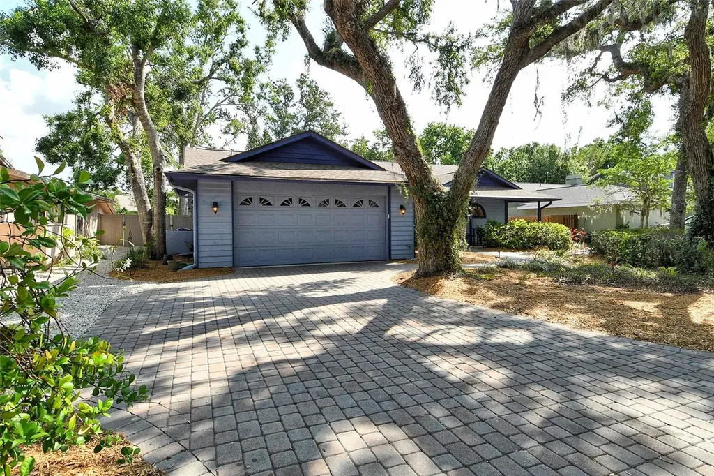 4137 Woodview Drive Sarasota FL 34232