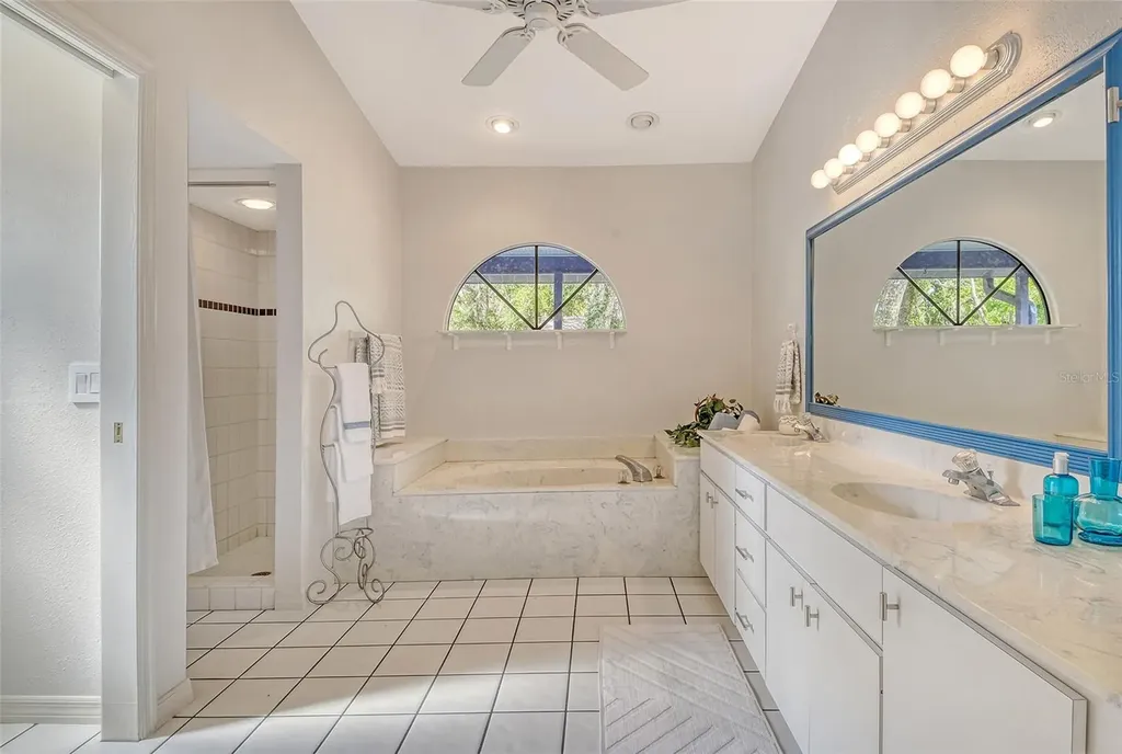 4137 Woodview Drive Sarasota FL 34232