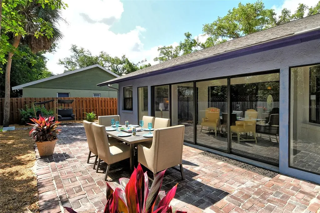 4137 Woodview Drive Sarasota FL 34232