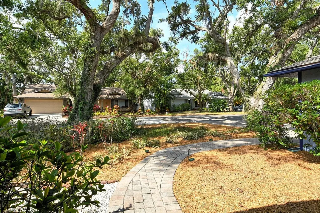 4137 Woodview Drive Sarasota FL 34232