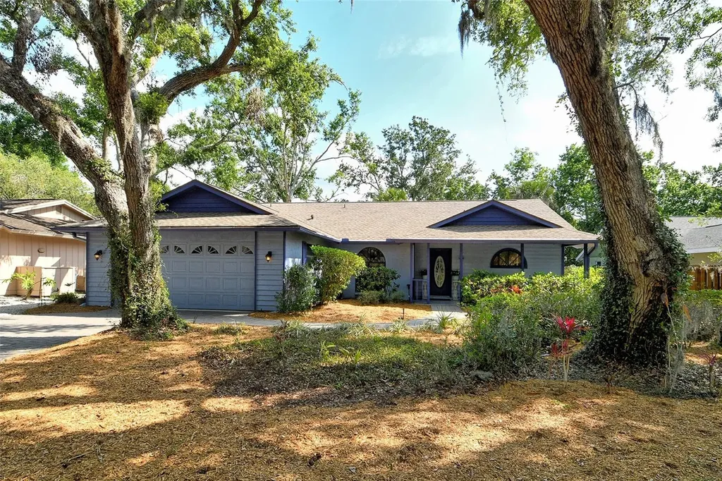 4137 Woodview Drive Sarasota FL 34232