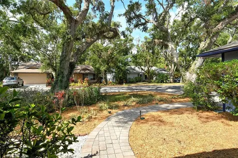 4137 Woodview Drive Sarasota FL 34232