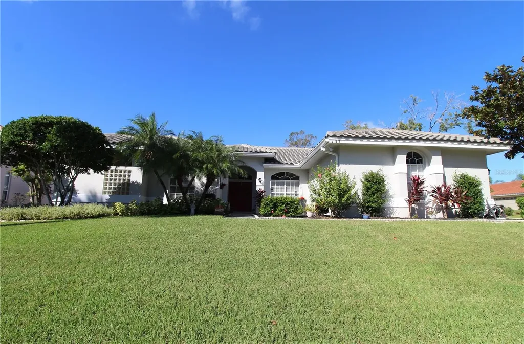 137 Woodcreek Drive E Safety Harbor FL 34695
