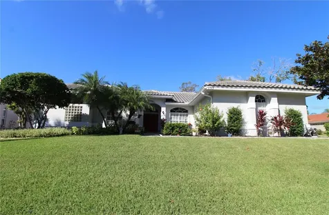 137 Woodcreek Drive E Safety Harbor FL 34695