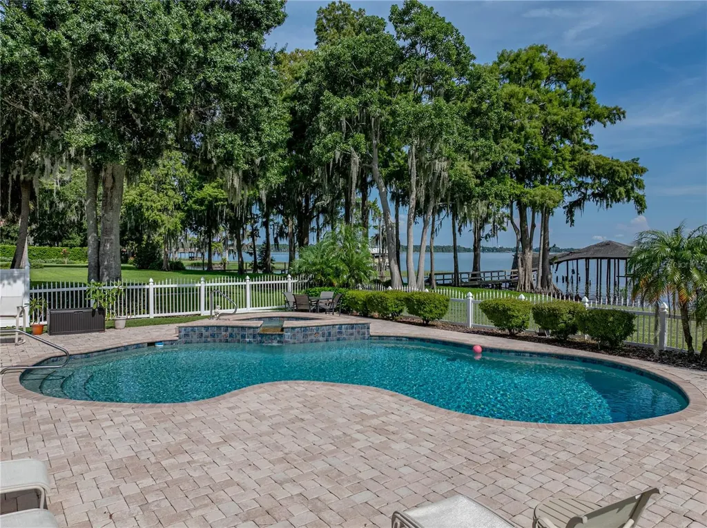 1123 Cypress Point W Winter Haven FL 33884